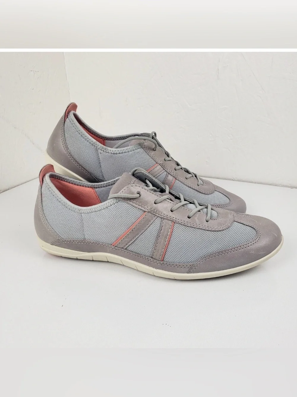 ECCO Bluma Women’s Sneakers Size 9.5 EU 40 Gray Leather Mesh Lace-up Shoes